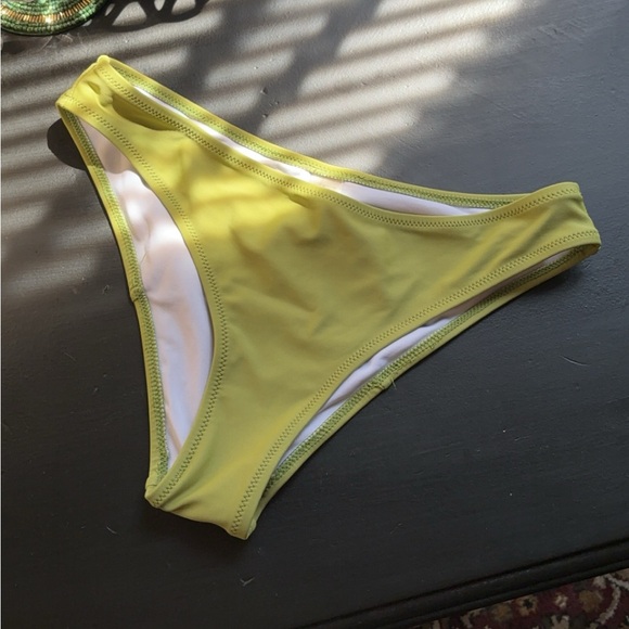 Cupshe Bikini - Picture 5 of 8